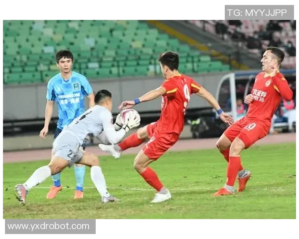 深圳足球队在足球战术排行榜中荣获第三名的辉煌成就分析