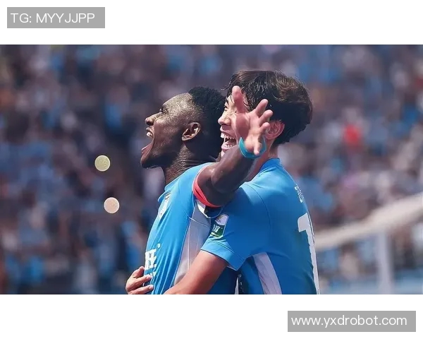 男生足球明星因庆祝进球露臀引发热议引发网友热议与讨论